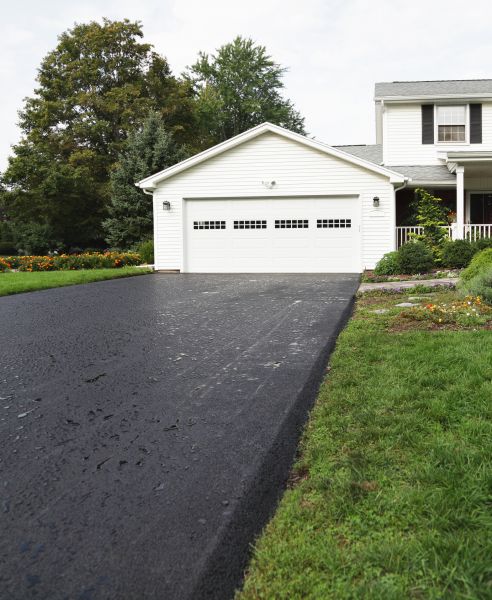 Blacktop Driveway Paving in North Little Rock